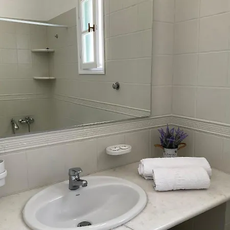 Rodia & * Parikia (Paros)