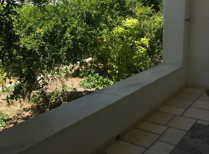 Rodia & * Parikia (Paros)