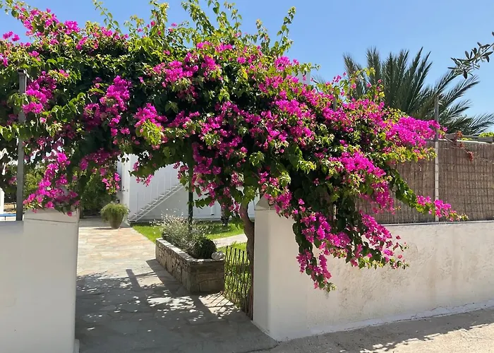 Rodia & * Parikia (Paros)