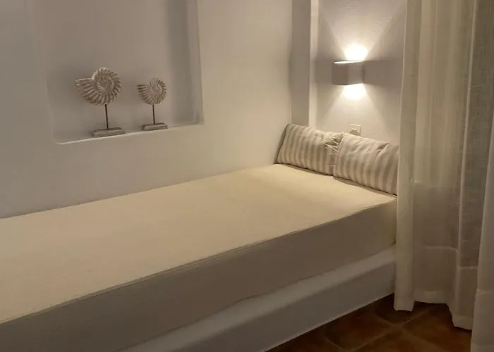 Rodia & * Parikia (Paros)